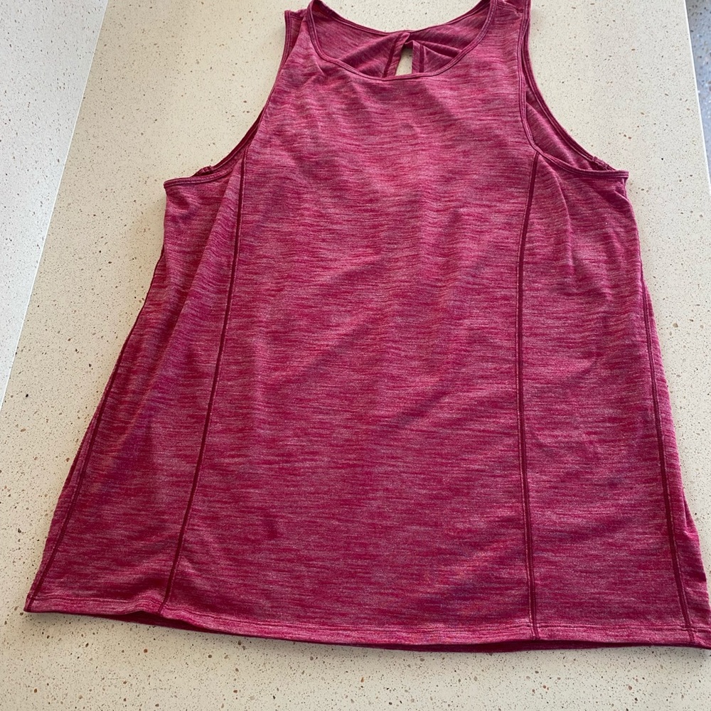 Lululemon workout top